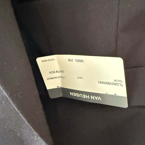 Van Heusen Men's Dark Blue Suit - Picture 8 of 16